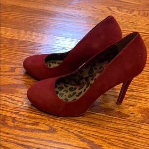 Red Jessica Simpson suede 4” heels